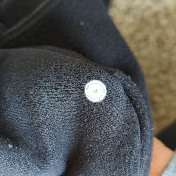 Lululemon 🍋 hoodie - Picture 9 of 10